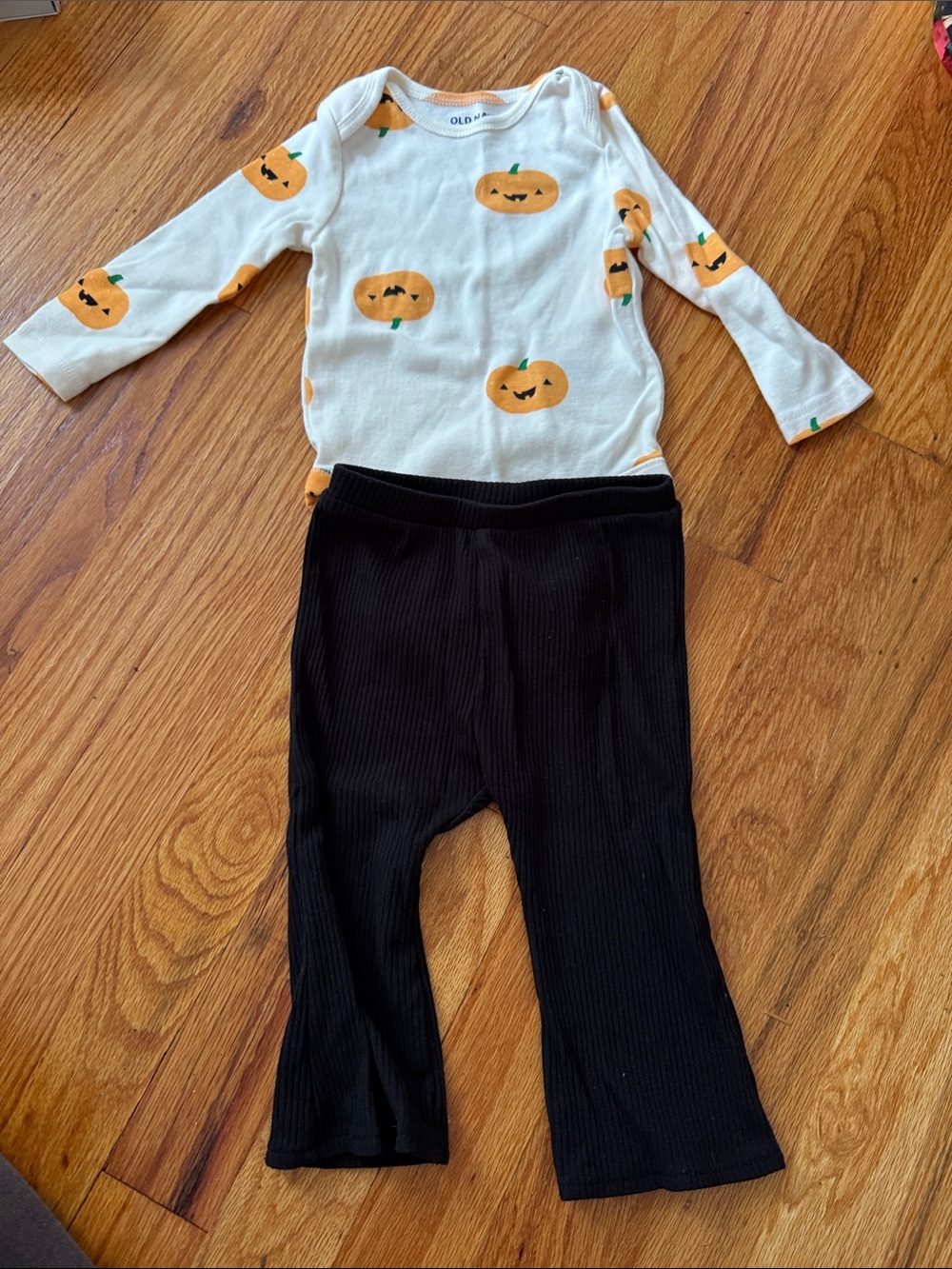 Old Navy White & Orange Pumpkin Print Bodysuit with Black Pants size 6-12m